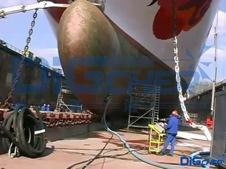 船體除漆除銹遙控爬壁機器人